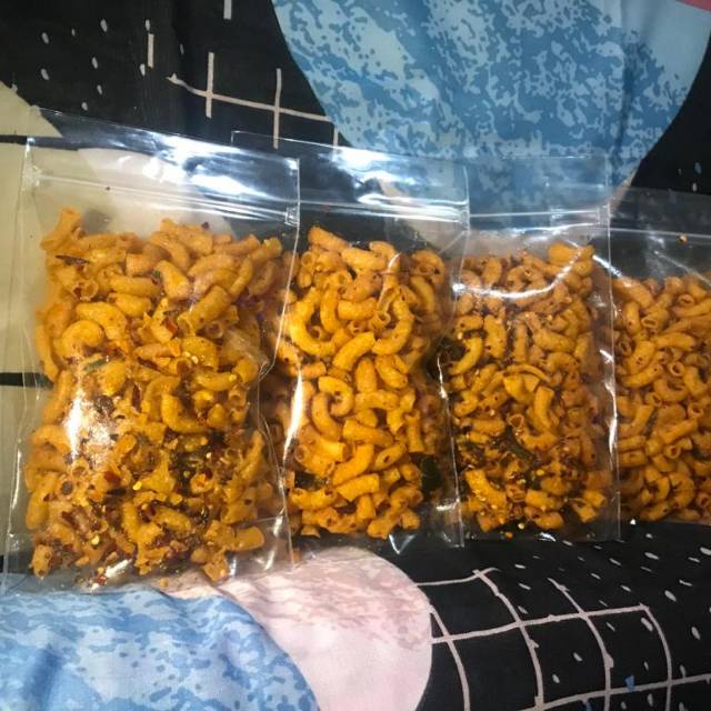 

Makaroni gurih dengan aroma daun jeruk