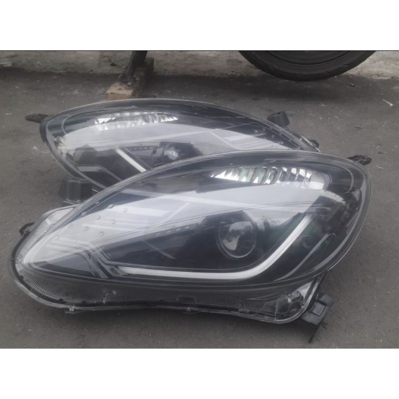 Headlamp Mobilio atau Brio RS Smoke Modifikasi