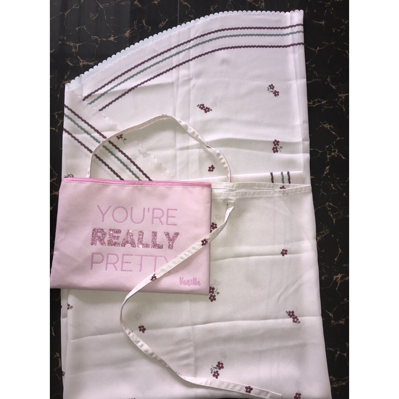 CERIA BERGO VANILLA HIJAB preloved