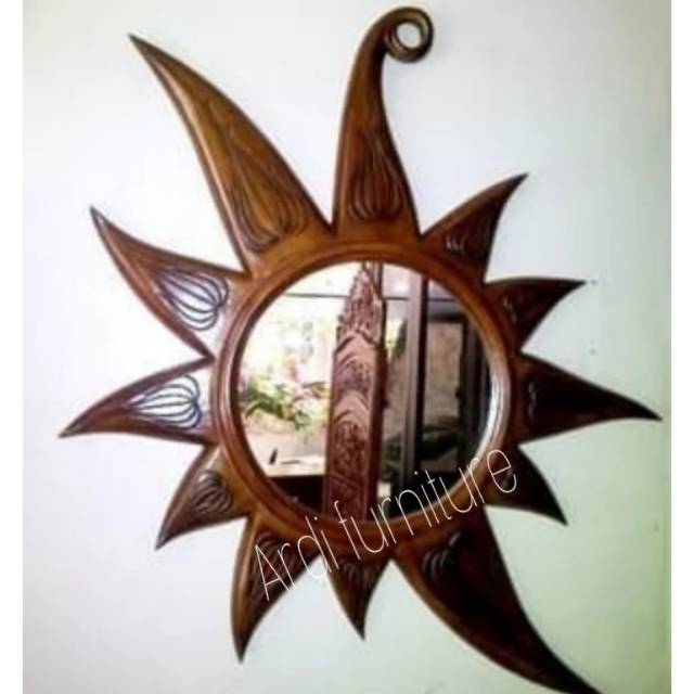 Figura cermin dekorasi dinding kayu jati bingkai kaca ukir jepara