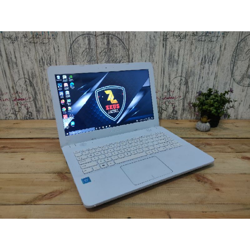 Laptop Asus X441S SSD 128GB