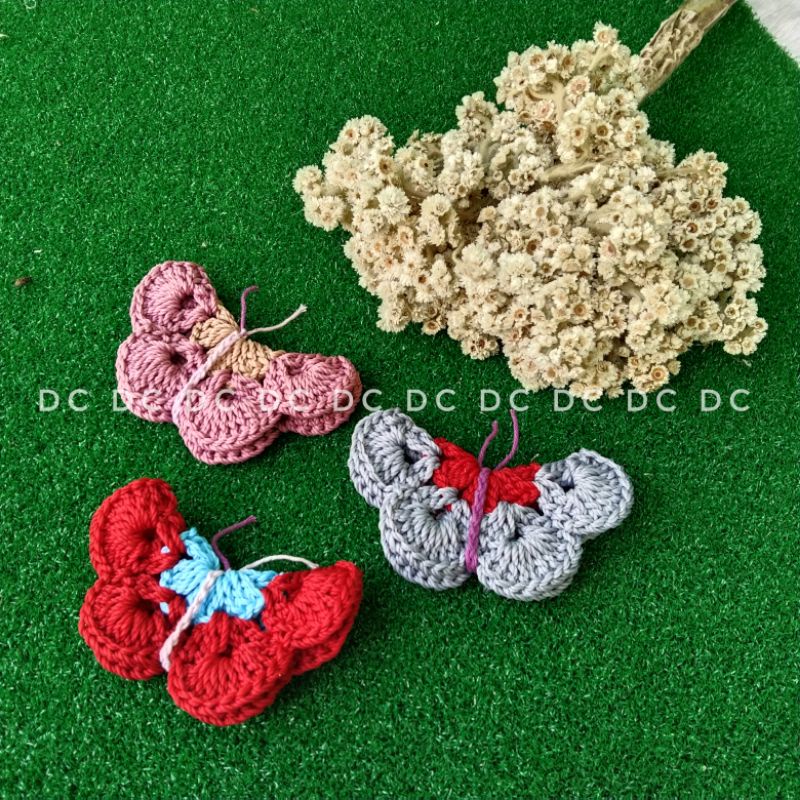Bros rajut motif kupu-kupu murah / souvenir pernikahan bros butterfly rajutan / souvenir bros grosir