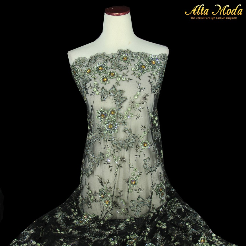 

Alta Moda Tulle Bordir Christian Dior Hitam Motif Batu Gold(1Pcs)