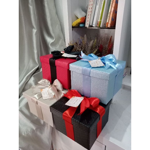 

kotak kado / kotak gift ukuran 17x17 tinggi 12cm