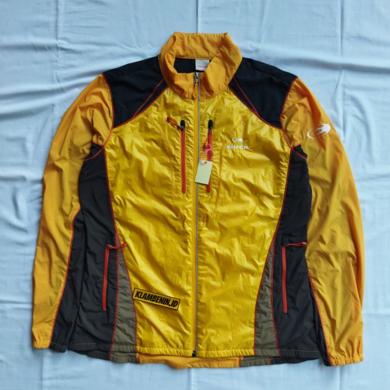Jaket gunung outdoor jacket adventure sport olahraga gowes sepeda gym fitness futsal bola senam zumb