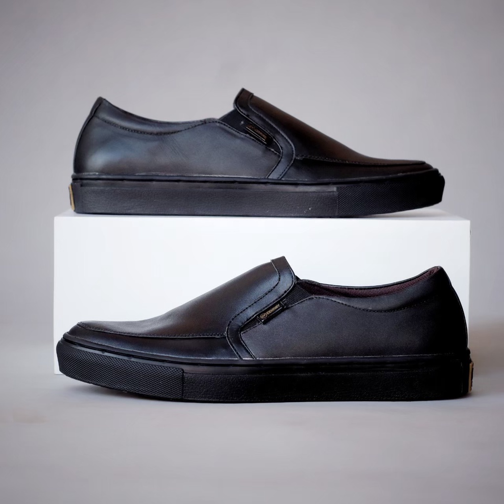 ENOZSTORE!!Sepatu Formal Slip On Putih Pria Kasual Keren Trendy Slop Cowo Kulit Asli Original