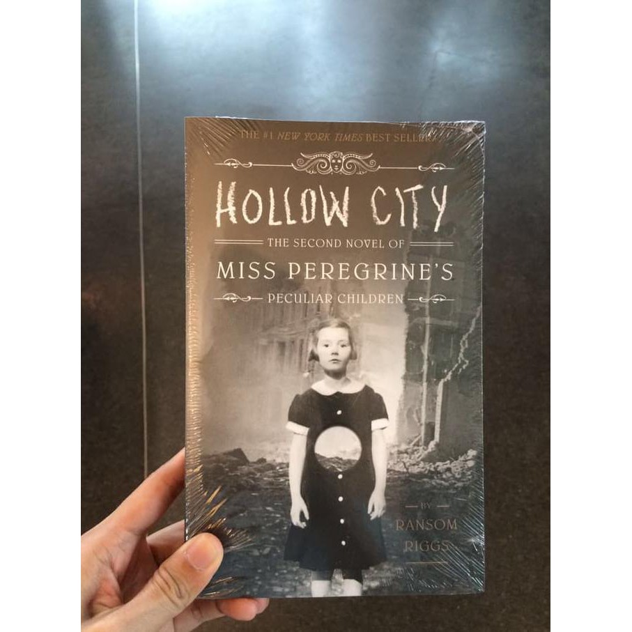 Hollow City : The Second Novel