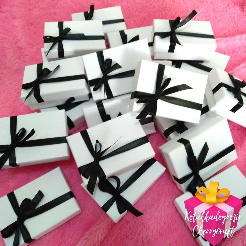 

Box emas antam minigold 9x6x3 busa dan pita