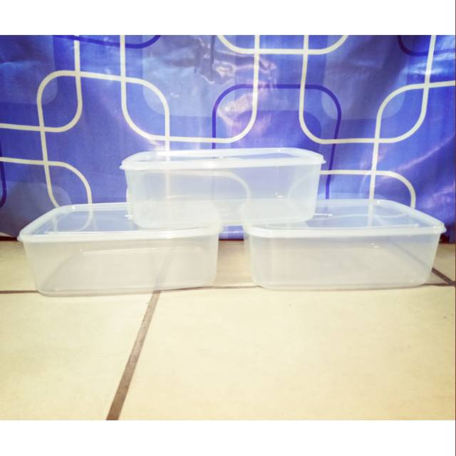 Toples kotak tempat menyimpan sosis atau makanan