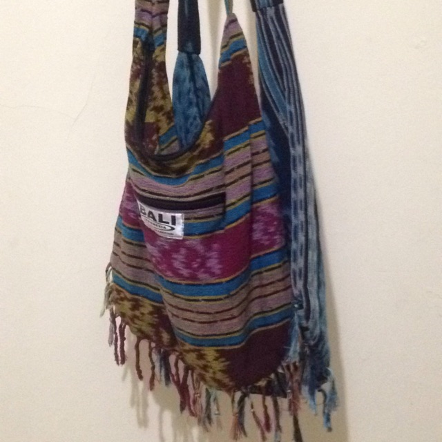 Tas rajut , tas selempang , tas kain sade , tas lombok , tas bali