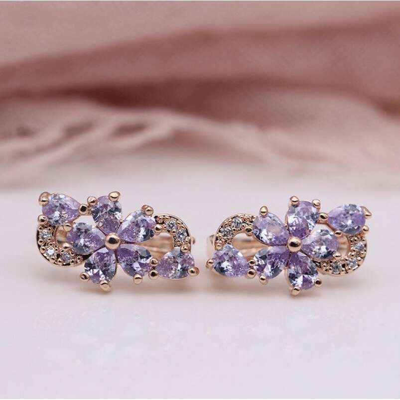 Anting Juntai Bentuk Kelopak Bunga Plum Warna Rose Gold Hias Zirkon Biru Untuk Wanita