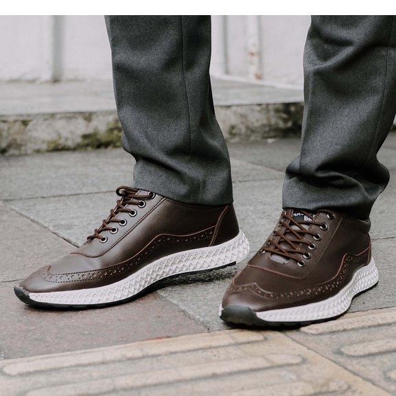 Big Size ( 45-50 ) Sepatu Sneakers Pria VENOM Leo