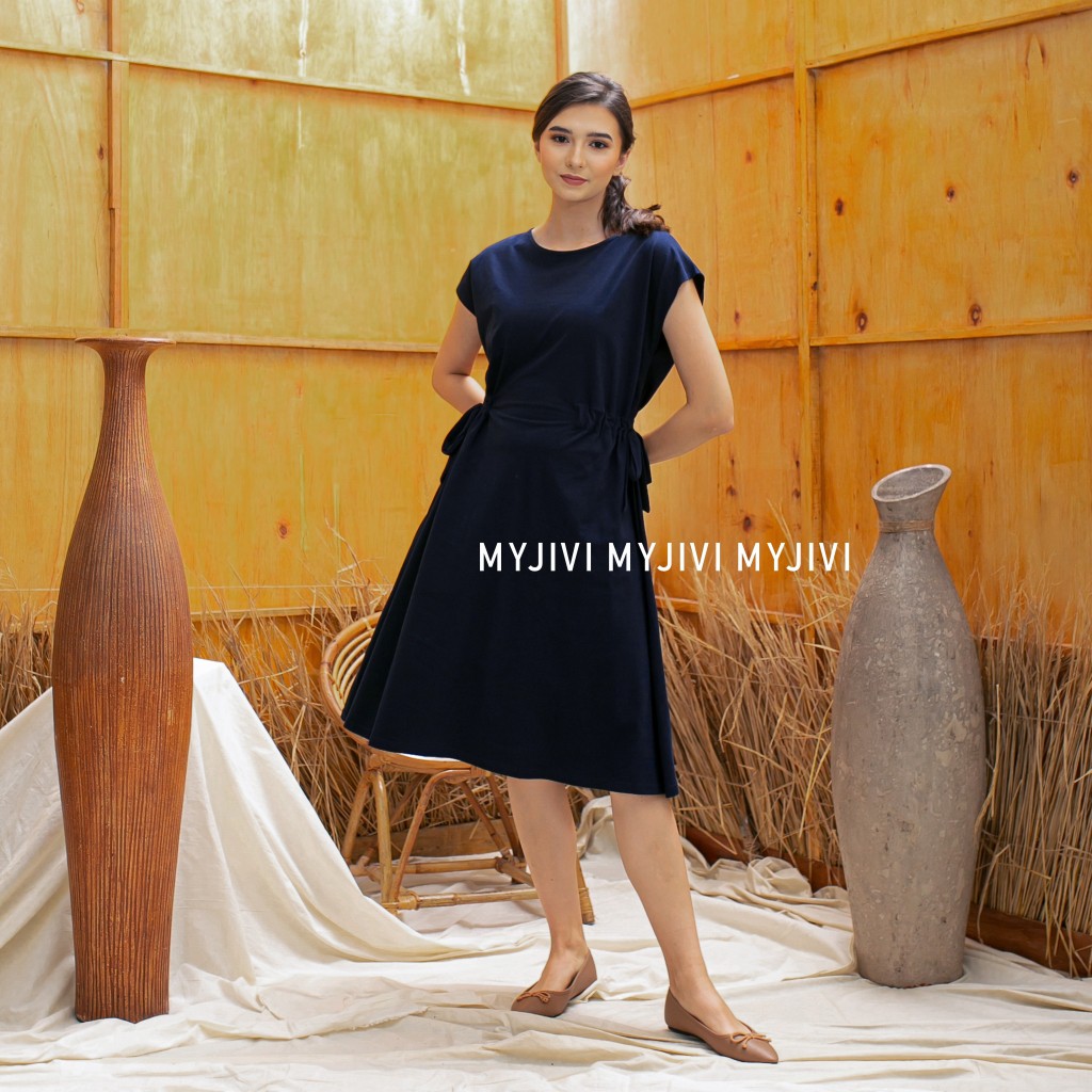 JANI MIDI DRESS BY MYJIVI