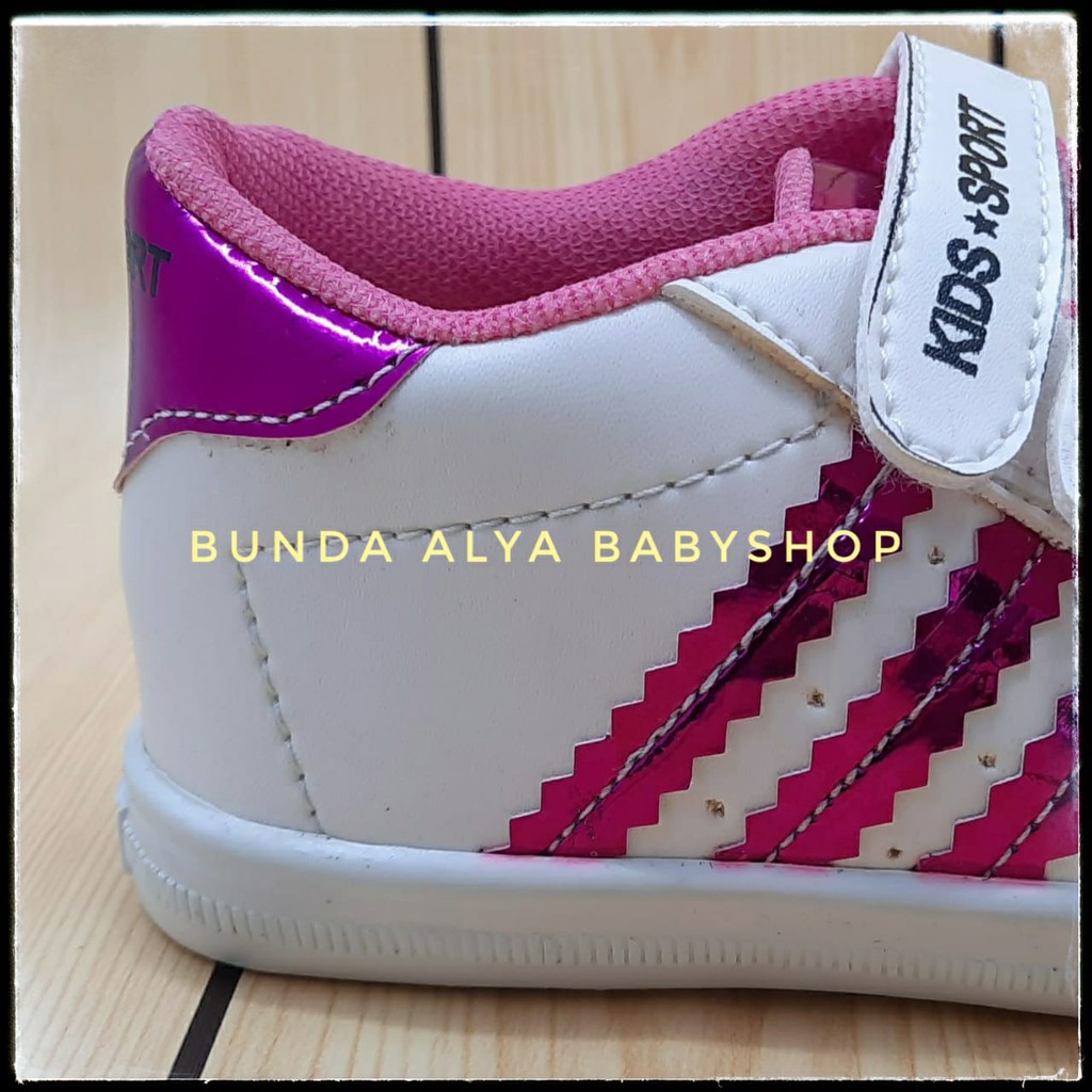 Sepatu Anak Perempuan Usia 6 7 Tahun PUTIH FANTA Size 34 - Sepatu Anak Cewek Sporty Sneakers