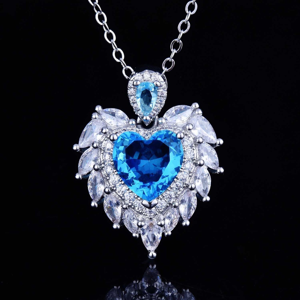Kalung Dengan Liontin Sayap Malaikat Bahan Stainless Steel
