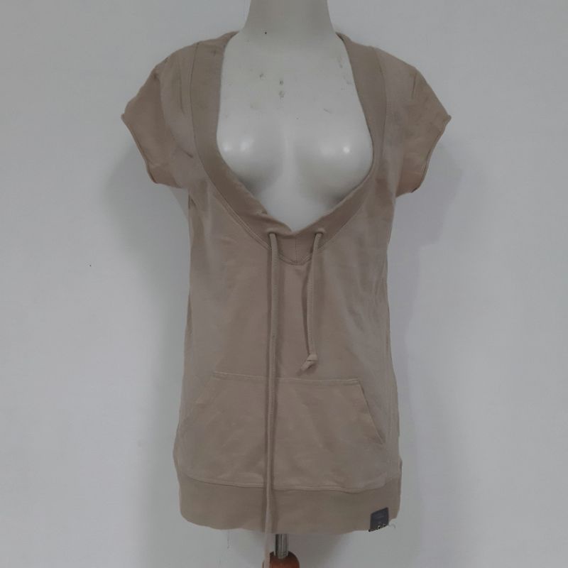 PRELOVED / THRIFT / SECOND OUTER WANITA / VEST / KAOS LUARAN WARNA COKLAT MOCCA / NUDE SIZE M - L LI