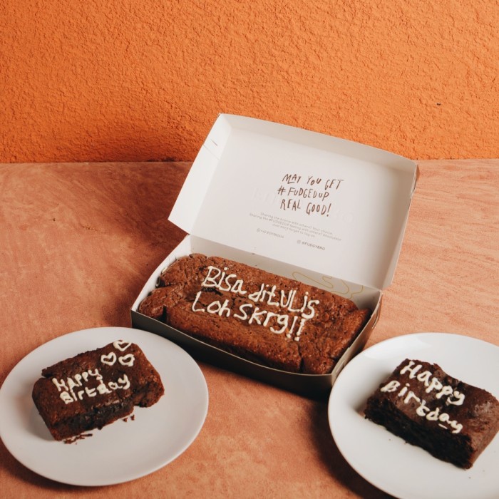 

COKELAT- CUSTOMIZED NOTE/ PESAN CUSTOM DIATAS BRONIE - REGULER SIZE -COKELAT.