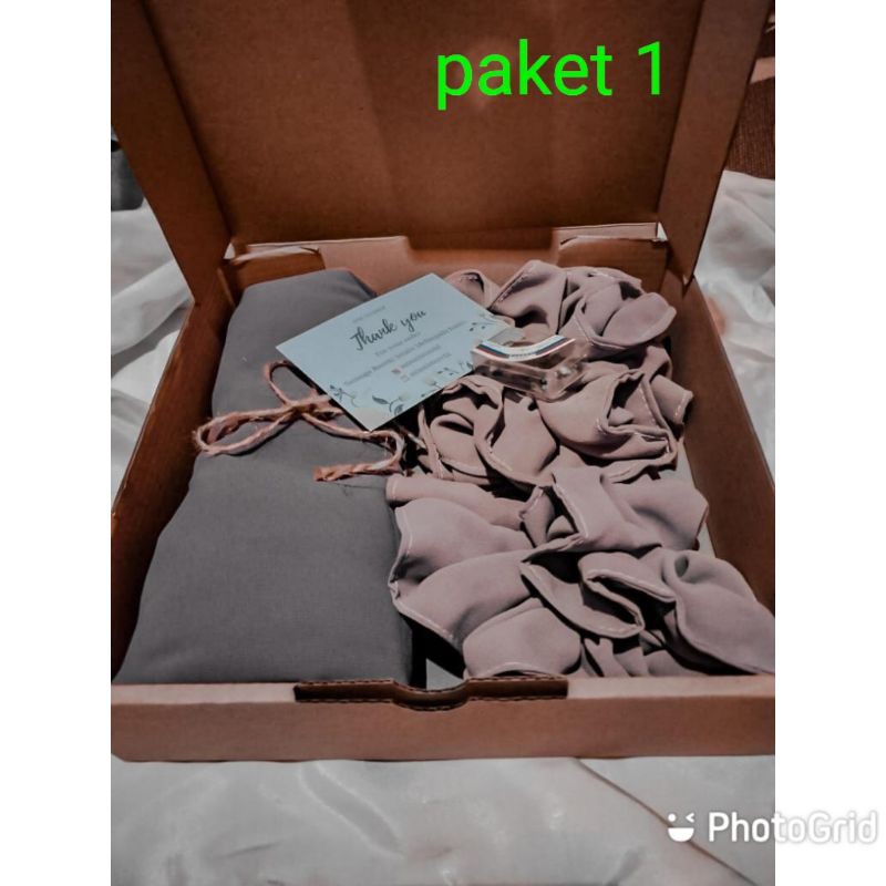 

HAMPERS HIJAB GIFT BOX KADO WISUDA WEDDING DAN ULTANGTAHUN