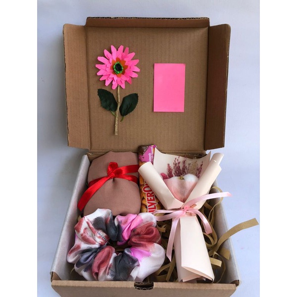 

Hampers kerudung | hampers jilbab | hampers ualang tahun | kado ulang tahun | kado pernikahan | kado unik