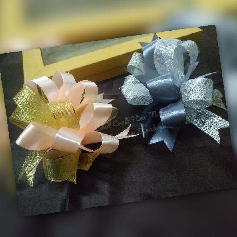 

Aksesoris Pita Kotak Kado