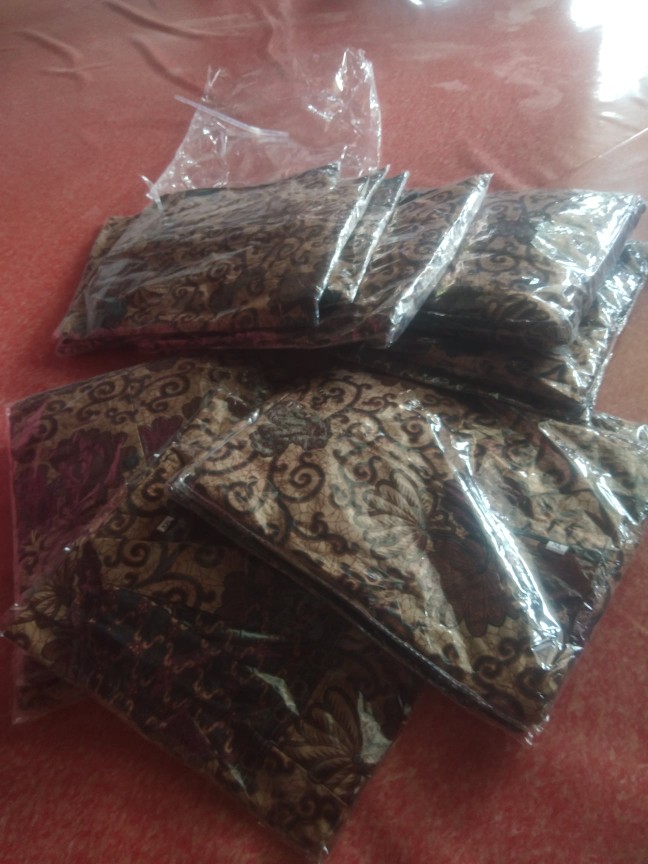 Batik Couple Keluarga Sania Ruffle Ori Ndoro Jowi Dnt Motif Rampel Merah