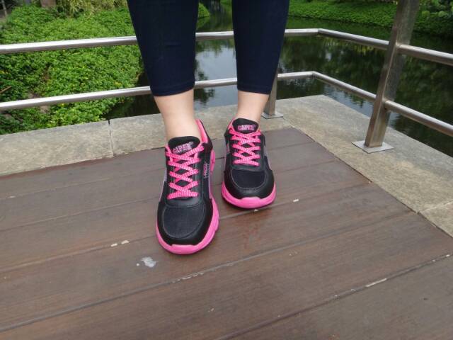 Sepatu wanita CAPER Enteng Cocok buat Nge GYM Jogging dan Jalan-Jalan