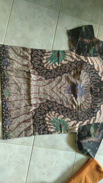 Kemeja Batik Pria Lengan Panjang Kemeja Batik Motif Batik Solo Seragam Batik Bahan Katun (1kg=4pcs)