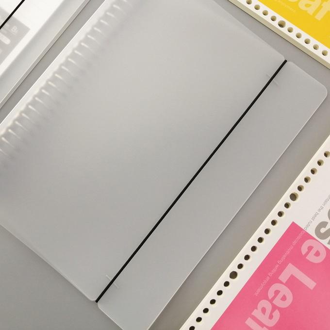 

Bagus Dipakai [THE UNIVERSE] 26 Ring Binder B5 Matte Aesthetic Binder Transparan Dove - ST009 OD0``