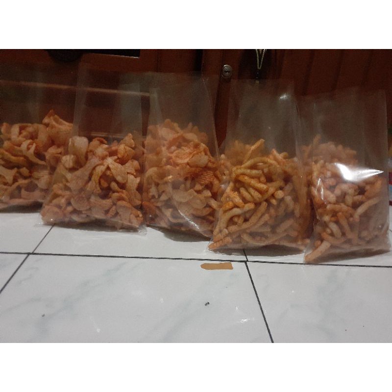 

Gurilem & Kerupuk Ikan Pedas Kiloan