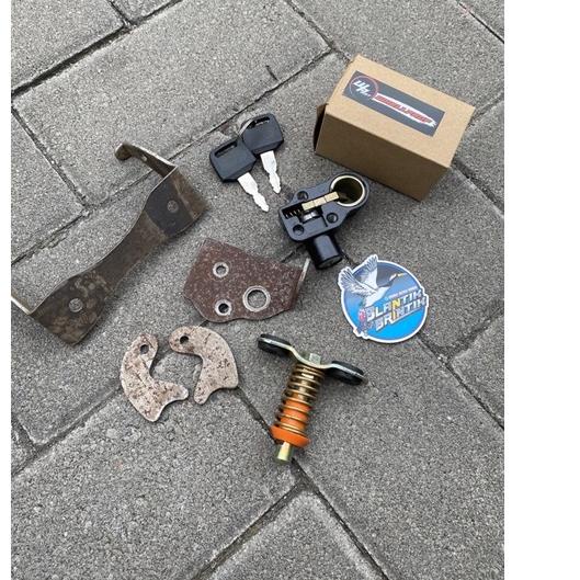 Kunci set jok honda gl100 tatakan kunci jok gl100 set per jok gl100 engsel jok gl100 tatakan engsel 