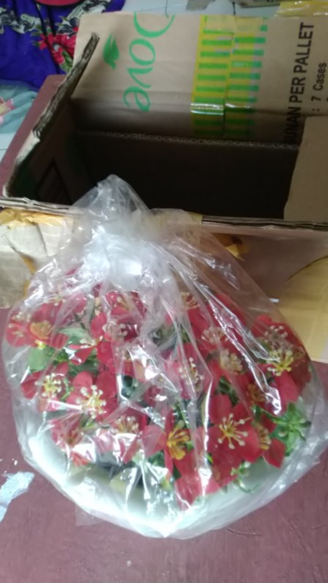 Set Bunga Plastik Aneka Mawar Dengan Plastik Dinding