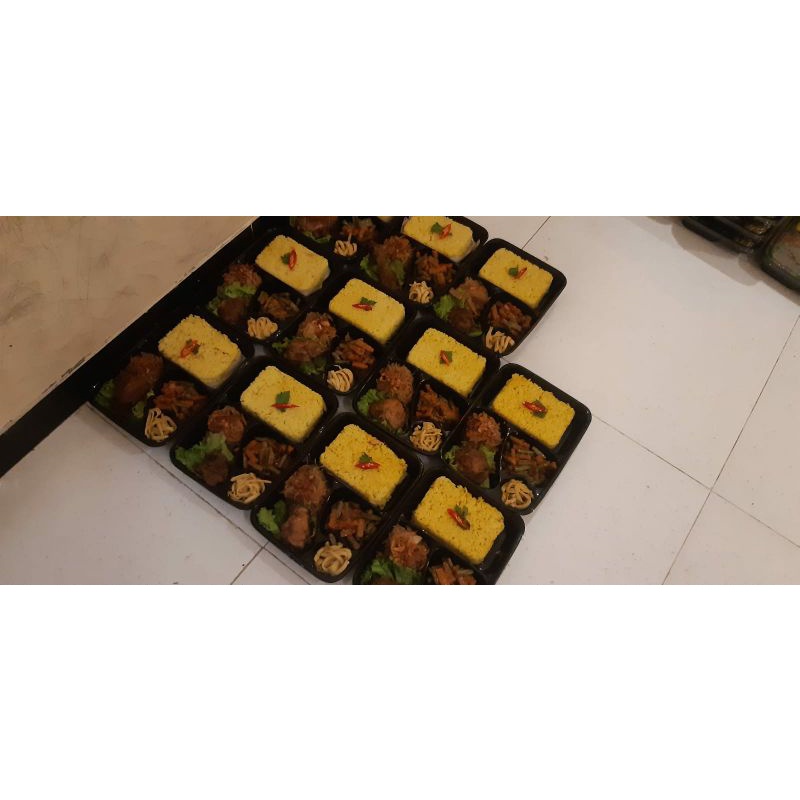

Nasi kuning kemasan bento ultah anak dan acara lain