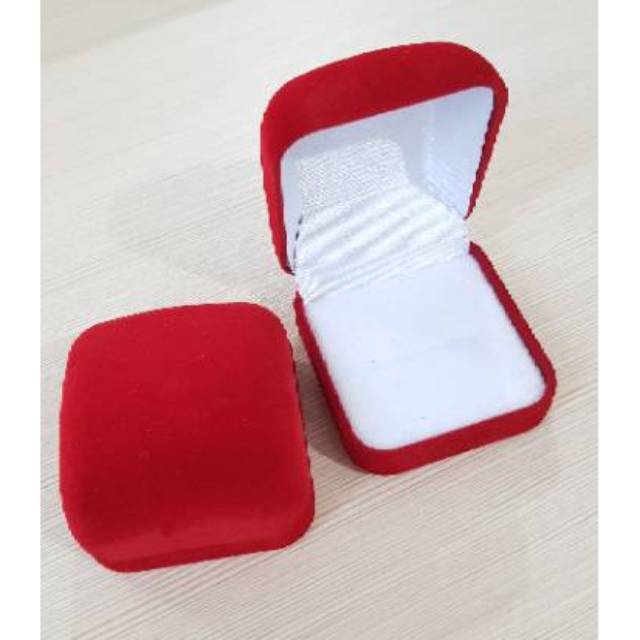 Tempat cincin kotak bahan brudu halus