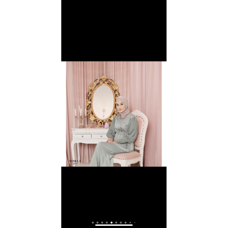 daphne blouse vanilla hijab