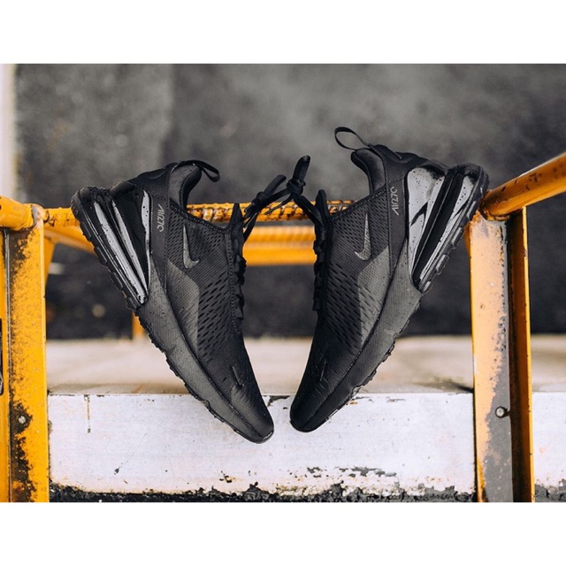 Nike airmax 270 triple black