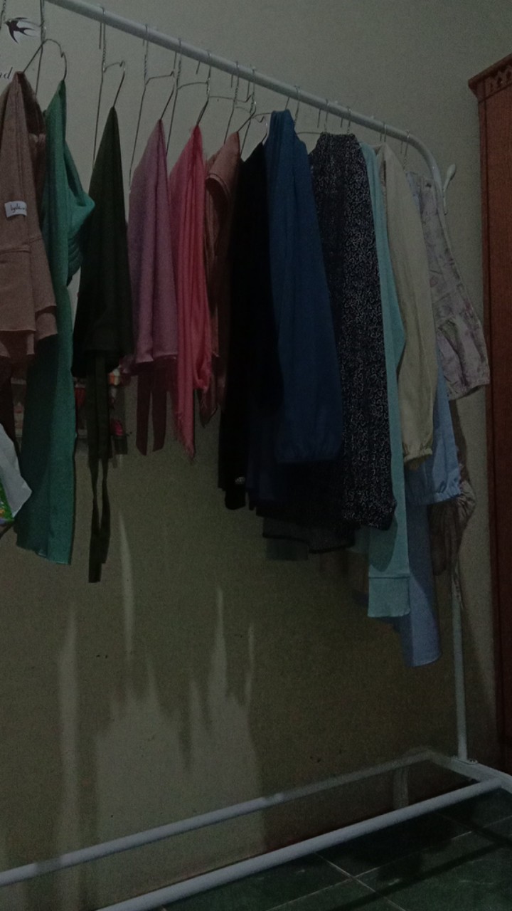 Stand Standing Hanger Besi Gantungan Baju Tas Celana Topi Hijab Untuk Dekor Kamar Butik Toko Distro