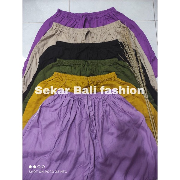 CELANA  PENDEK POLOS  WANITA /CELANA BALI RAYON PREMIUM