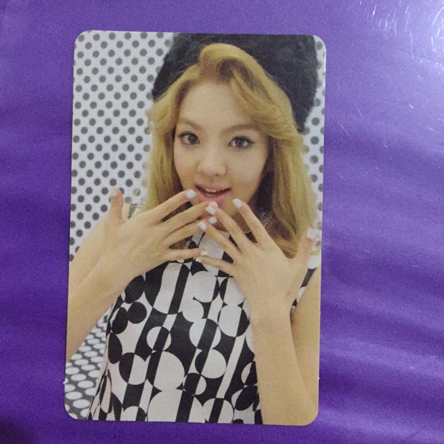 SNSD - HYOYEON HOOT PHOTOCARD [OFFICIAL]