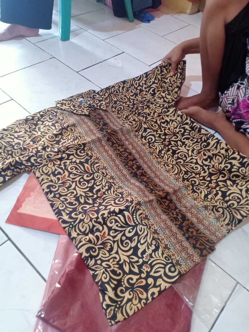 Lembayung.id / Kemeja Batik Lengan Pendek Cacing Gold