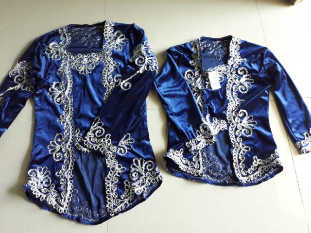 kebaya bludru kelabang