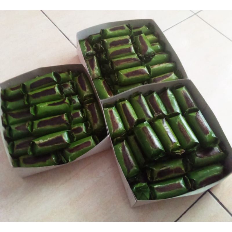 

LEMPER BAKAR ISI AYAM /KUE BASAH/CEMILAN