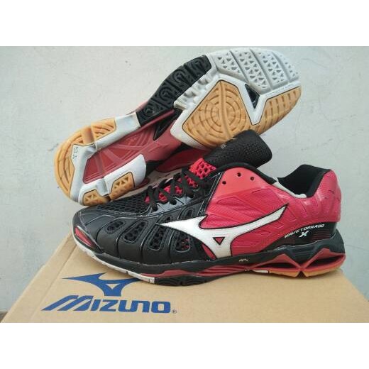 mizuno wave tornado 2016