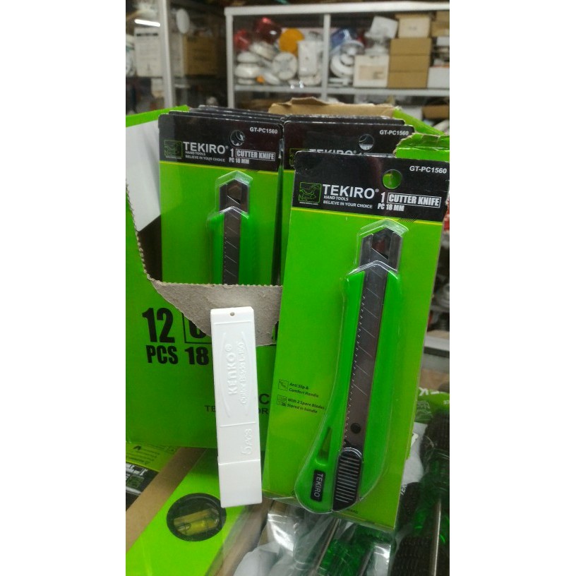 

PAKET CUTTER MERK TEKIRO 18MM + ISI MERK KENKO ~El~Xt1~