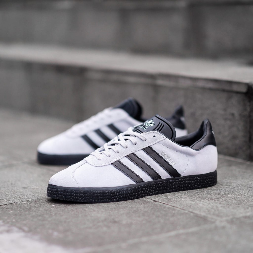 SNEAKERS COWOK HITAM BIRU MISTY  SEPATU PRIA ADIDAS GAZELLE GREY BLACK SOL BLACK SNEAKERS COWOK