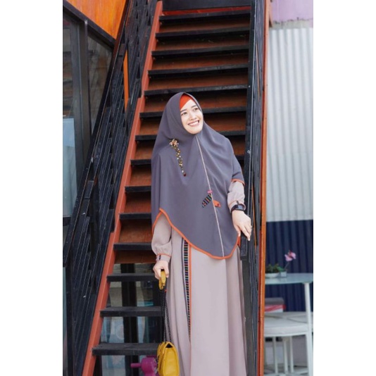 GAMIS AULIA TERBARU DANIYA CREAM GREY