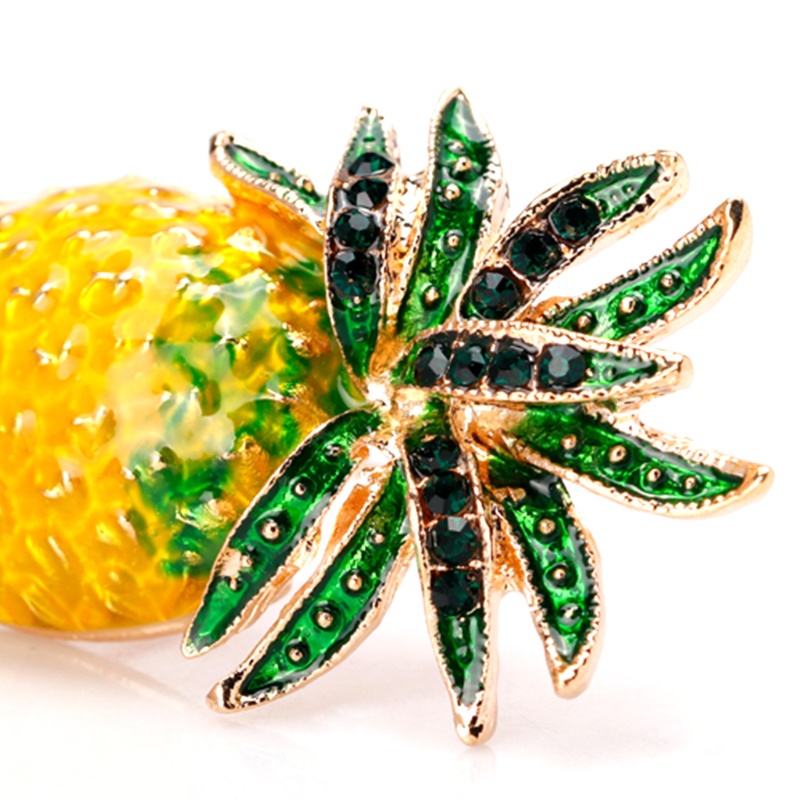 SIY  New Pineapple Brooch Pins Fruit Jewelry Cute For Women Suit Fashion Gift Corsage