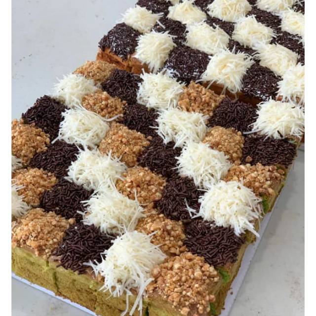 

BOLU JADUL UKURAN 20X20CM