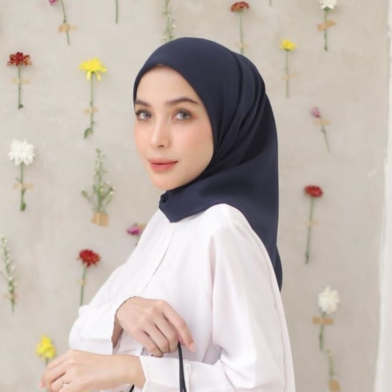 [TERMURAH] JILBAB SEGIEMPAT BELLASQUARE / HIJAB SEGI EMPAT BELLA SQUARE POLOS POLLYCOTTON