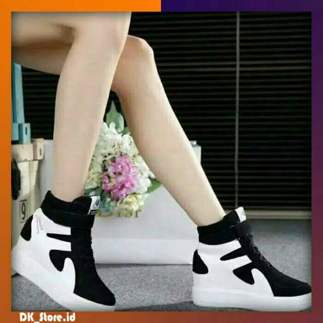 Sepatu Boots Wanita Motif Sapi / Boots Wanita