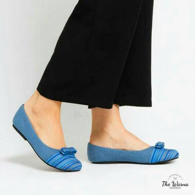 sky blue flat shoes